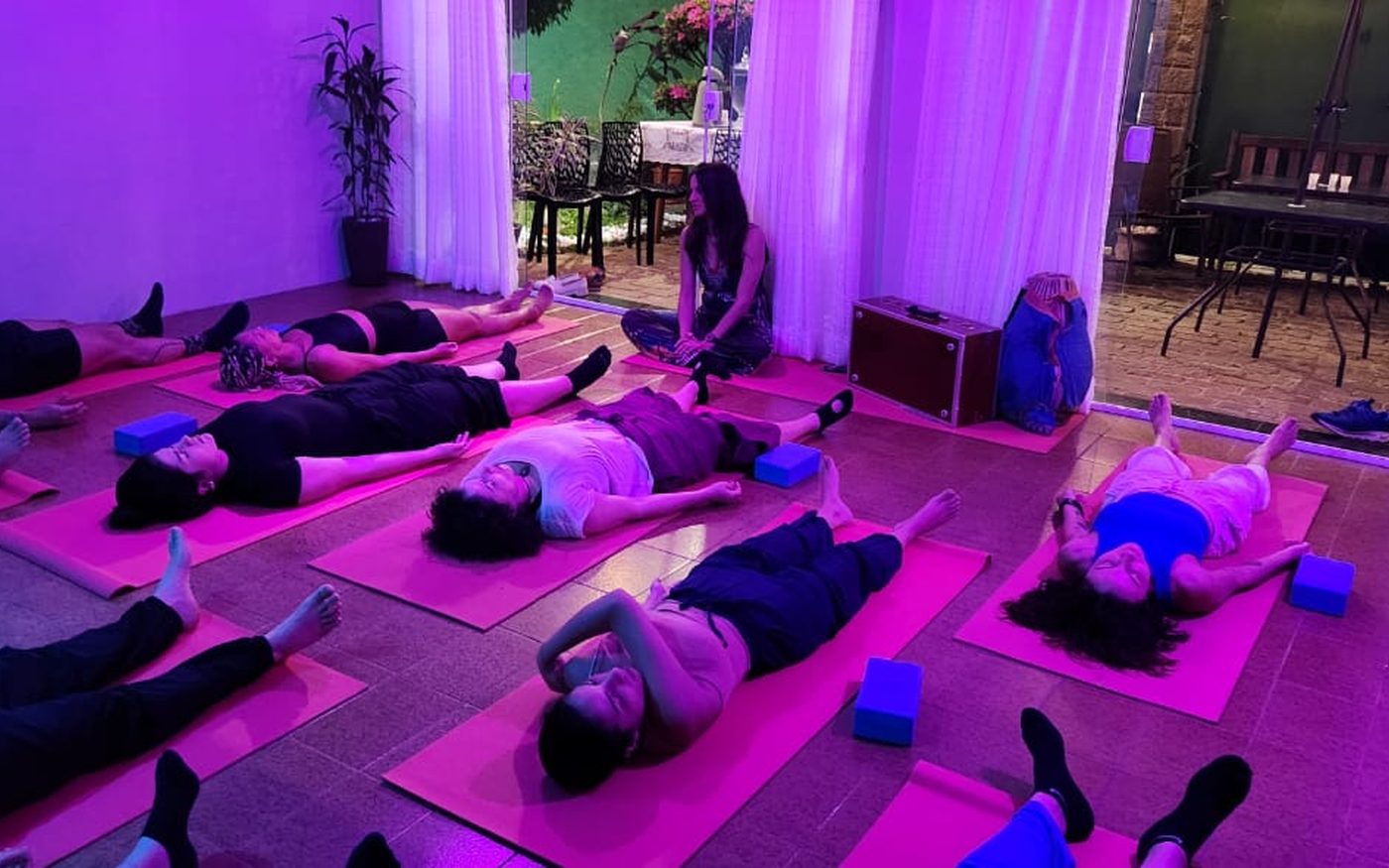 Sessão de respiração e relaxamento profundo na Casa Sananda